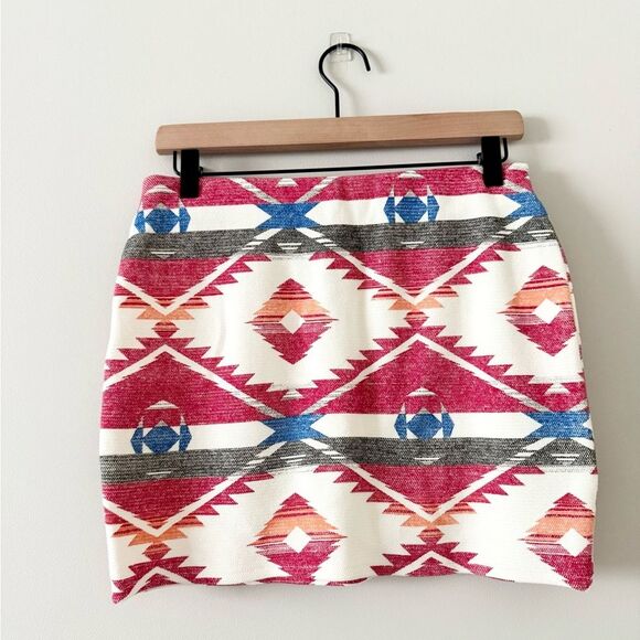 Zara Trafalic Mini Skirt in Red White Aztec Print - Size M - Picture 4 of 5